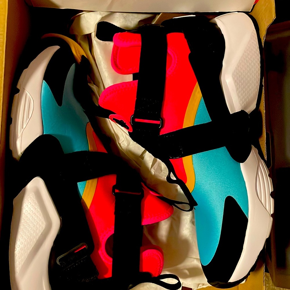 Nike Huaraches size 9 women